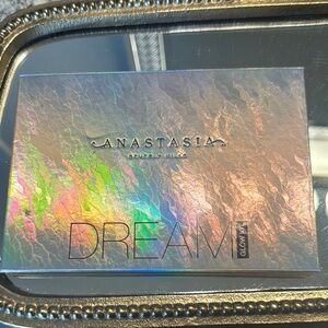 Anastasia BH Glow kit